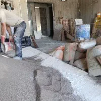 شاگرد کاشی کار