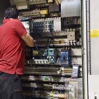 خدمات برق صنعتی