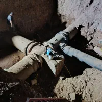 اجرا و جوشکاری لوله های پلی اتیلن ، چدن و آزبست.|خدمات پیشه و مهارت|قم, چهل درخت|دیوار