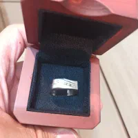 انگشترپلاتین مردانه pt800 نگین بلریان درحدنو هستش