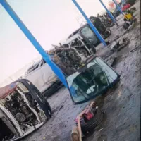 استخدام دونفر نیروی آچار به دست