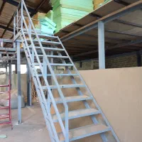 ساخت انواع درب و پنجره و انواع سازه های فلزی