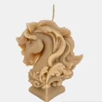 شمع نماد اسب سال ۱۴۰۵