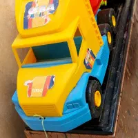 کامیون سالم و خوشگل|اسباببازی|مشهد, هفده شهریور|دیوار