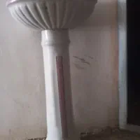 روشویی چینی با شیر سالم به فروش می‌رسد.