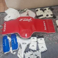 لباس تکواندو باتمام وسایل هاش