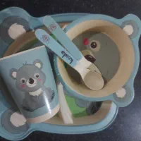 تعدادی لوازم سیسمونی نو و صندلی ماشین دلیجان