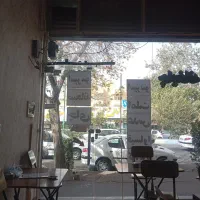 همکار در چایخانه صبحانه