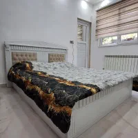 تخت خواب ۲ نفره  CNC شده با تشک رویال و پاتختی
