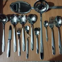 سرویس قاشق و چنگال چمدانی .|ظروف سرو و پذیرایی|تهران, امام حسین|دیوار