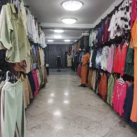 فروشنده پوشاک زنانه
