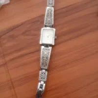 ساعت مچی|ساعت|شبستر, |دیوار