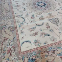 قالی دست دوموجود هست