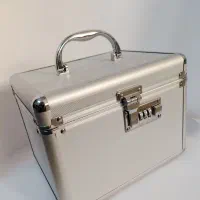 جعبه لوازم آرایش نقره ای