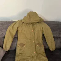 تعدادی لباس پالتو کاپشن بلوز شال کلاهش شومیز