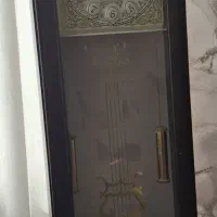 فروش مبل ۳ نفره و یک ساعت ایستاده و میز بزرگ وسط|مبلمان خانگی و میز عسلی|دورود, |دیوار