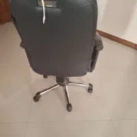 صندلی چرخدار و جک دار کاملا سالم|صندلی و نیمکت|شیراز, ستارخان|دیوار