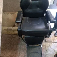 یک عدد تابلو شیشه ای صندلی vip|آرایشگاه و سالنهای زیبایی|همدان, |دیوار