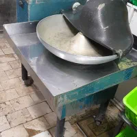 یک عدد دستگاه سبزی خرد کن صنعتی در حد نو|خردکن، آسیاب، غذاساز|تهران, عباس‌آباد|دیوار