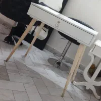 میز ناخن کار  با کشو قفل دار قیمت توافقی