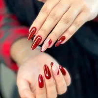 ناخن کار و اصلاح کار  و میکاپ .کار با تجربه