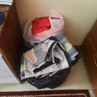 حدود ۵۰-۶۰ تیکه سیاهی و کتیبه همه‌اش ۴ تومن