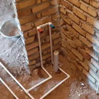 همکار لوله کش آب و فاضلاب