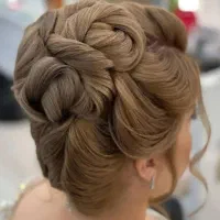 میکاپ 300 ت و شنیون 300 تومن با 8 سال سابقه کار|خدمات آرایشگری و زیبایی|ارومیه, |دیوار