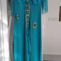 لباس مجلسی|لباس|تربت‌حیدریه, آغوی|دیوار