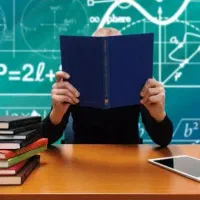 تدریس دروس مدرسه و کامپیوتر توسط مدرس باتجربه