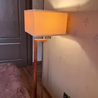 اباژور ایستاده