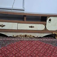 میزتلویزیون طلایی کرم