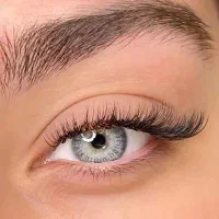 نیازمند مدل اکستنشن مژه