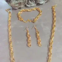 دستبند و گردنبند و گشواره