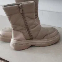 بوت کرمی سایز ۳۹|کیف، کفش، کمربند|میانه, |دیوار