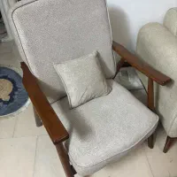 مبل راحتی و میز نهارخوری