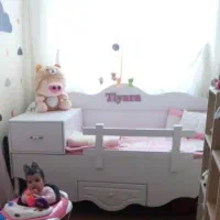 تخت نوجوانی