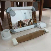 آینه روشویی به همراه متعلقات