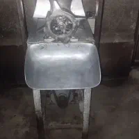 چرخ گوشت تسمه ای .یخچال بستنی قدیمی به شرط
