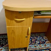 میز کامپیوتر و تحریر به همراه صندلی چرخدار گردان|میز تحریر و کامپیوتر|تربتحیدریه, بوستان باغ ملی|دیوار