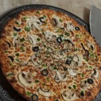 پیتزا زن و ساندویچ زن هستم