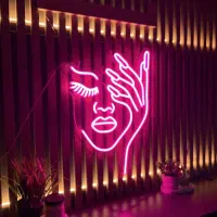 استخدام در لاین زیبایی