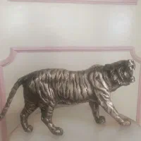 مجسمه ببر و گلدان برنز