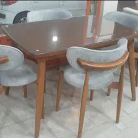 میز غذا خوری چوبی ساده