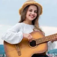 آموزش گیتار بانوان