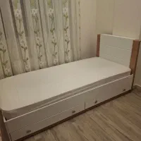 تخت یکنفره سفید با تشک خوشخواب|تخت و سرویس خواب|تهران, شهرک بوعلی|دیوار