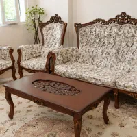 مبل کلاسیک ۹ نفره تمام چوب طبیعی + میز و عسلی