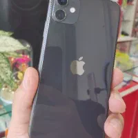 آیفون ۱۱ ۱۲۸ پلمپ باطری ۸۰.فرم کاملا سالم و تمیز.