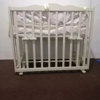 تخت خواب و گهواره