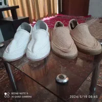 دوجفت گیوه سفید شماره ۴۱و گیوه قهوه ای شماره ۴۲.